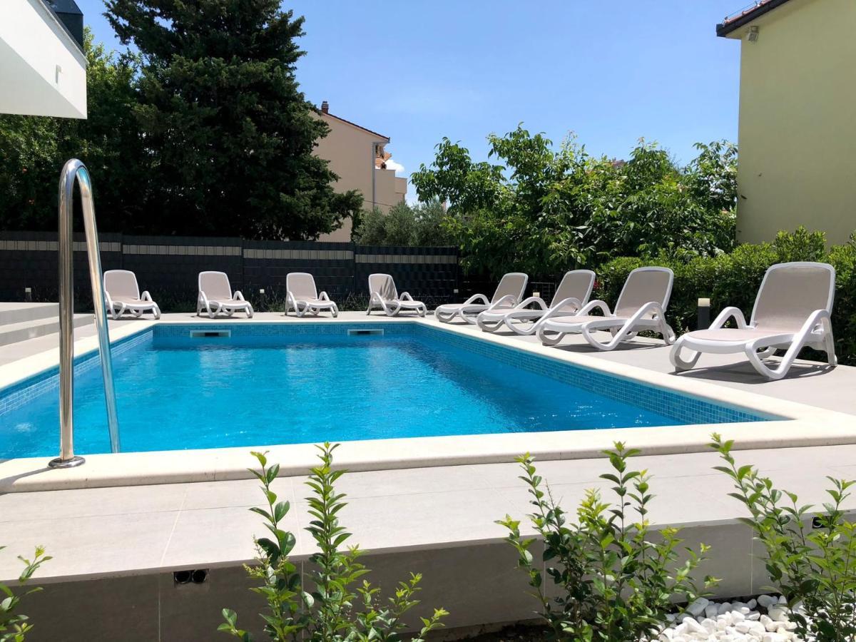 Seka Apartments With A Pool Kaštela Esterno foto