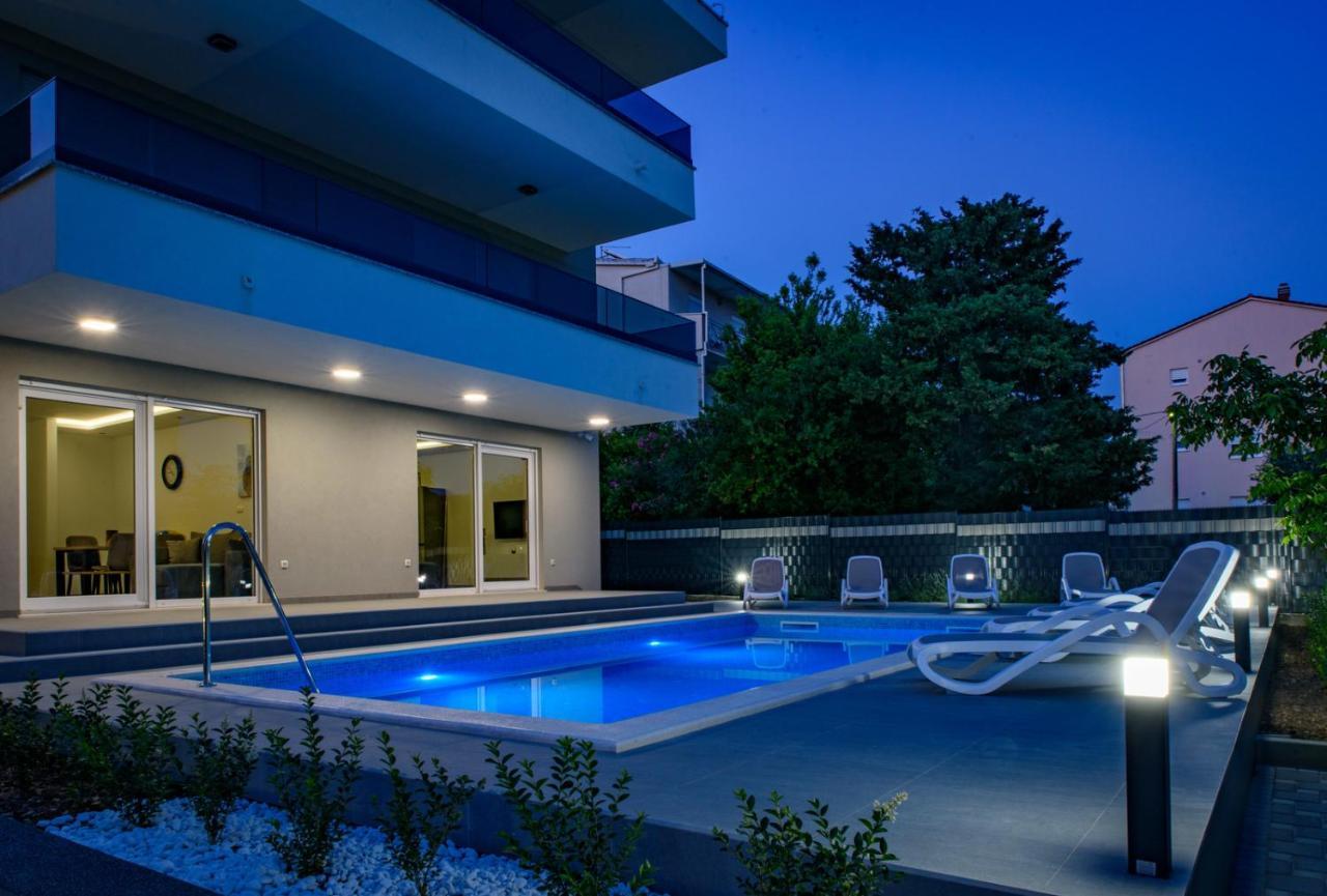 Seka Apartments With A Pool Kaštela Esterno foto