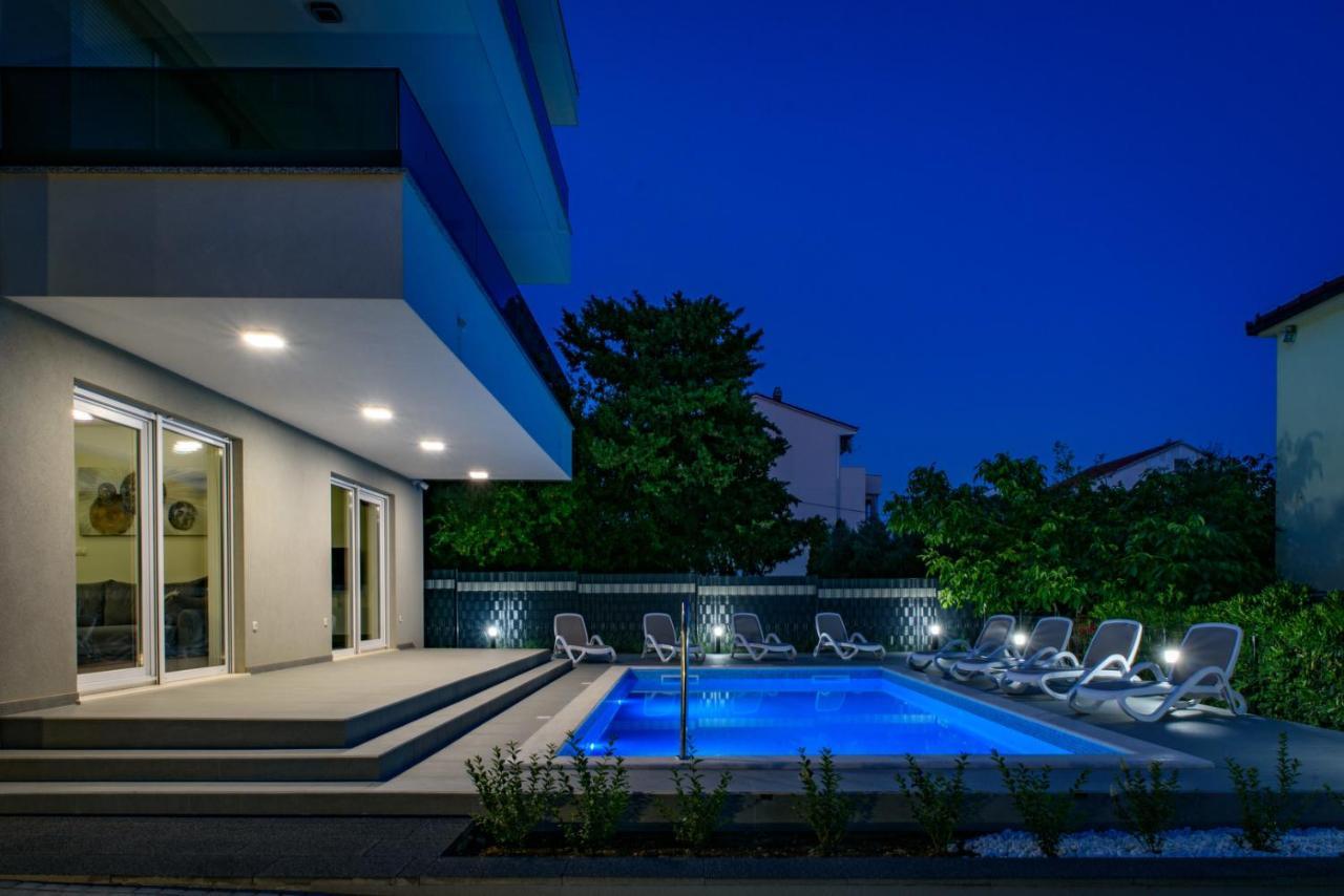 Seka Apartments With A Pool Kaštela Esterno foto