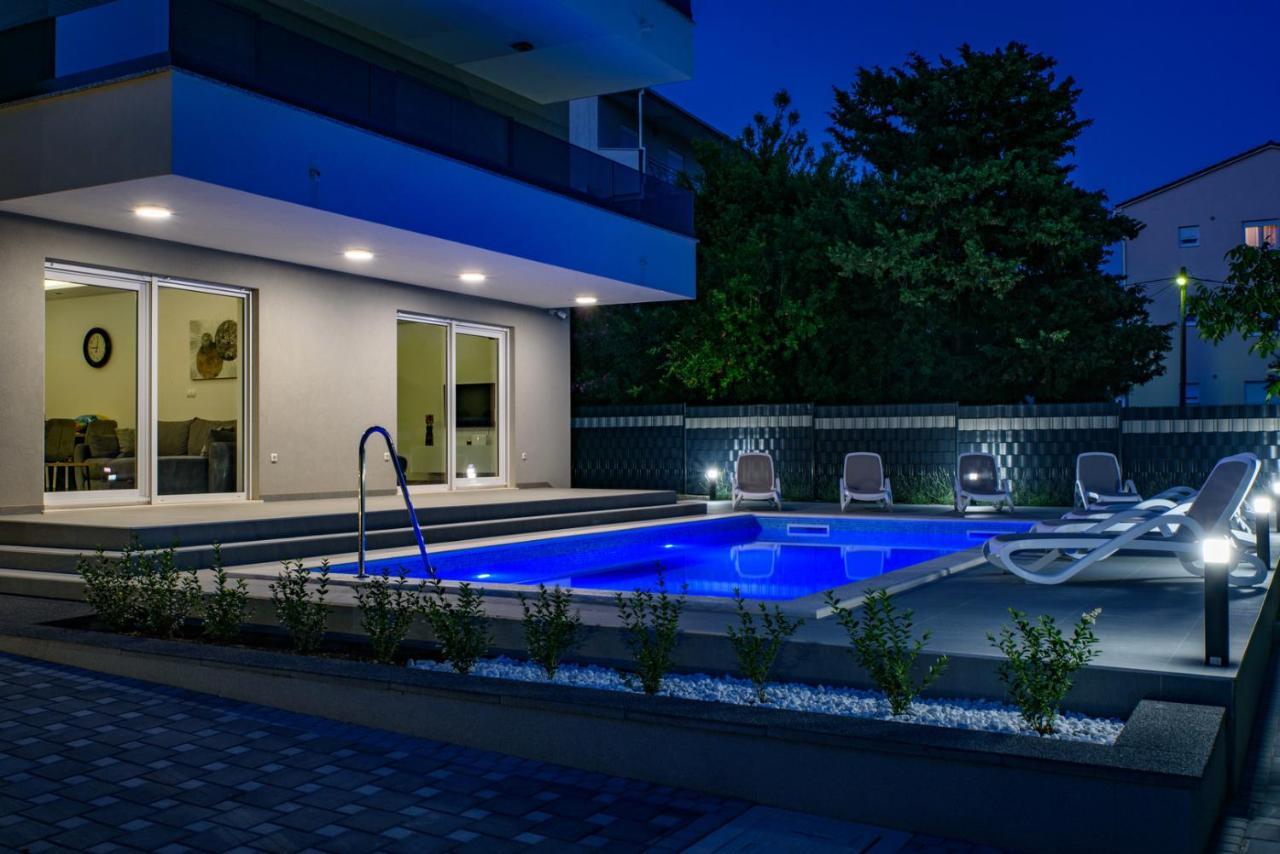 Seka Apartments With A Pool Kaštela Esterno foto