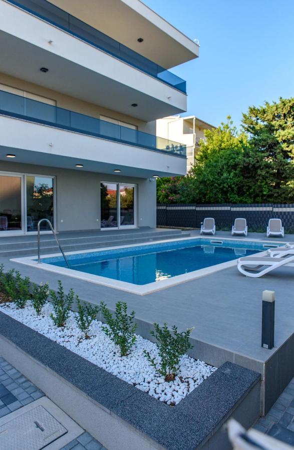 Seka Apartments With A Pool Kaštela Esterno foto