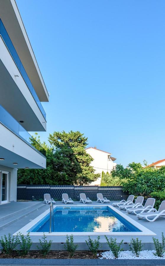 Seka Apartments With A Pool Kaštela Esterno foto